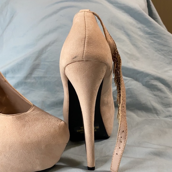 HER STYLE - Picture 2 of 5